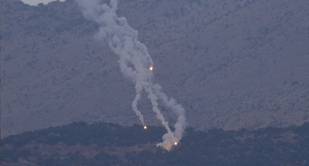 يتهم لبنان إسرائيل باستخدام قنابل حارقة مضيئة وفوسفورية 