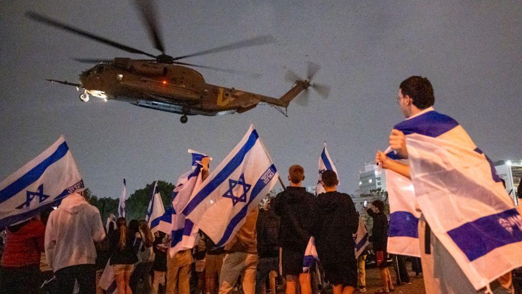 Un helicóptero llegando a Israel 