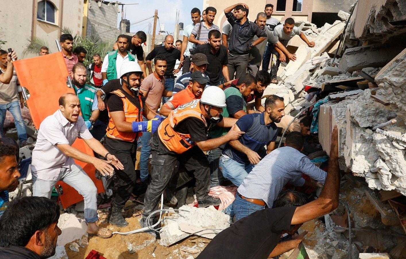 دمار في خان يونس بسبب قصف إسرائيلي 