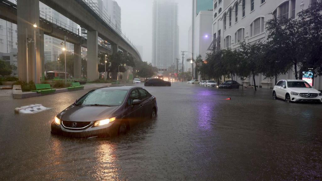 Rua de Miami alagada