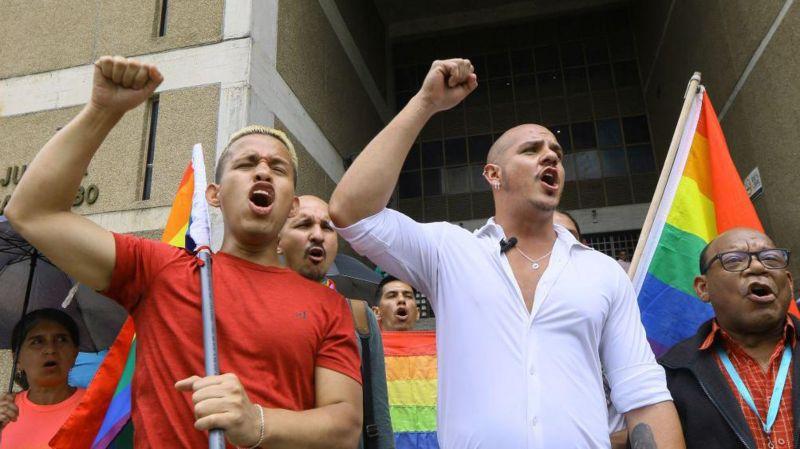 Protesto da comunidade LGBT+ na Venezuela contra prisões