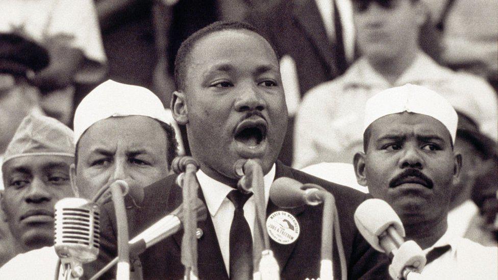 Dr Martin Luther King, Jr. hablando en Washington