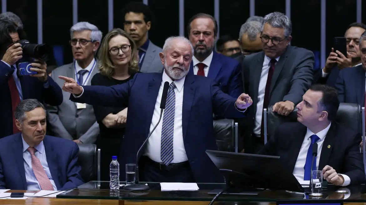 Lula no Congresso durante votação da Reforma Tributária