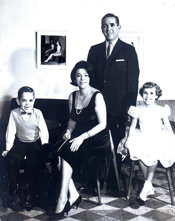 Leon Cooper Hamilton y su familia