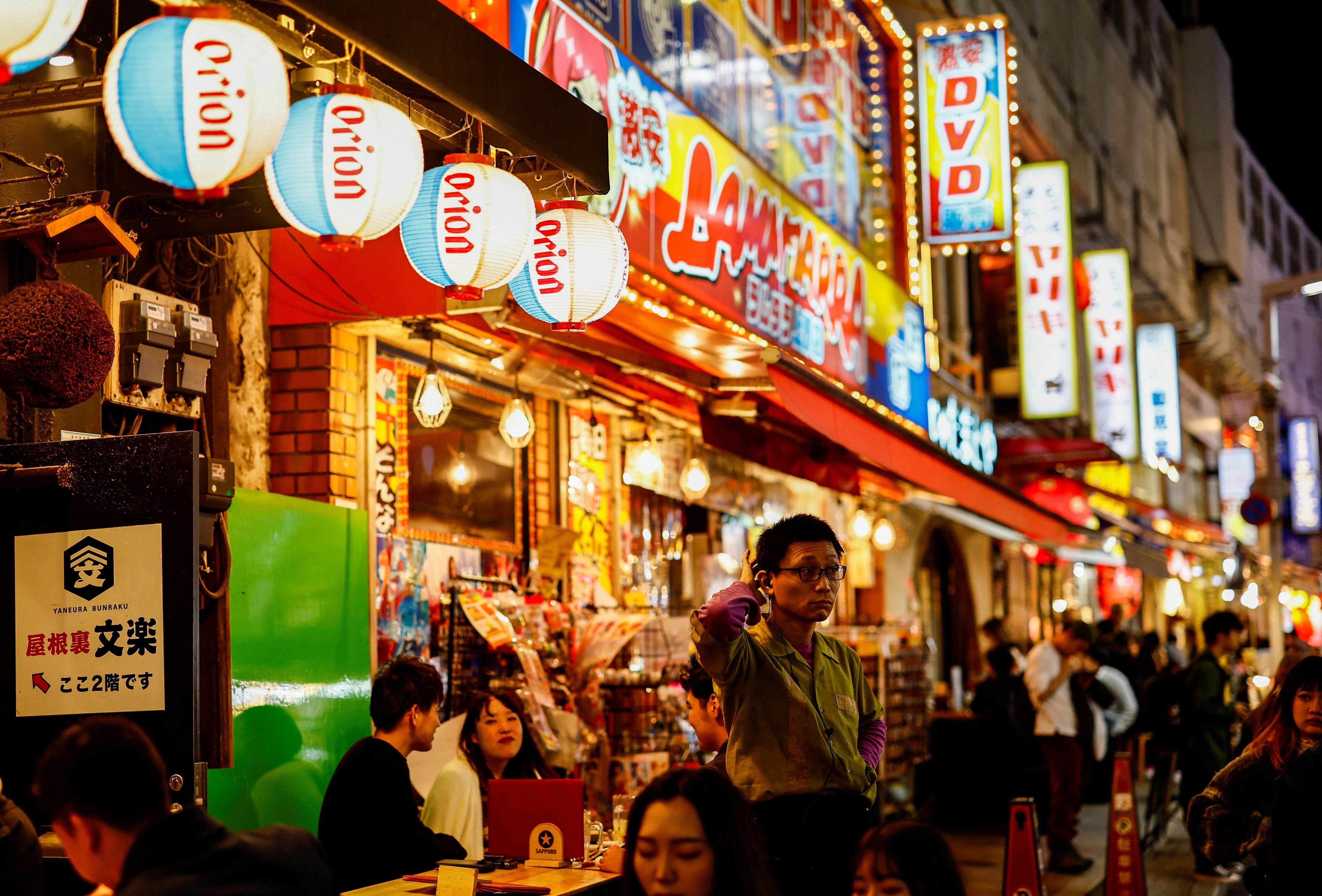 Japonya'da ekonominin daralmasında tüketimdeki azalma etkili oldu