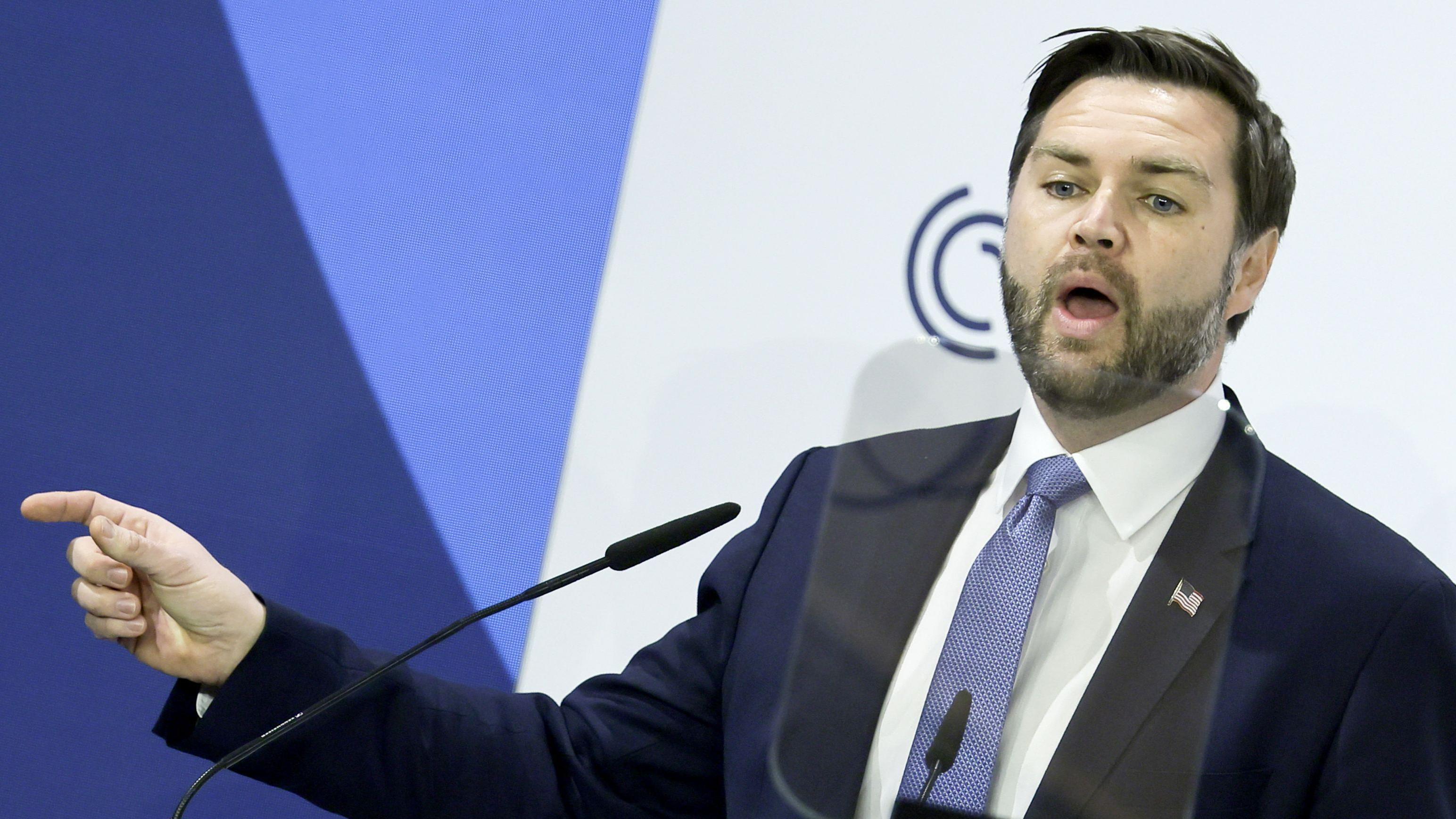 JD Vance, gesticula durante su intervención en la Conferencia de Seguridad de Múnich. 