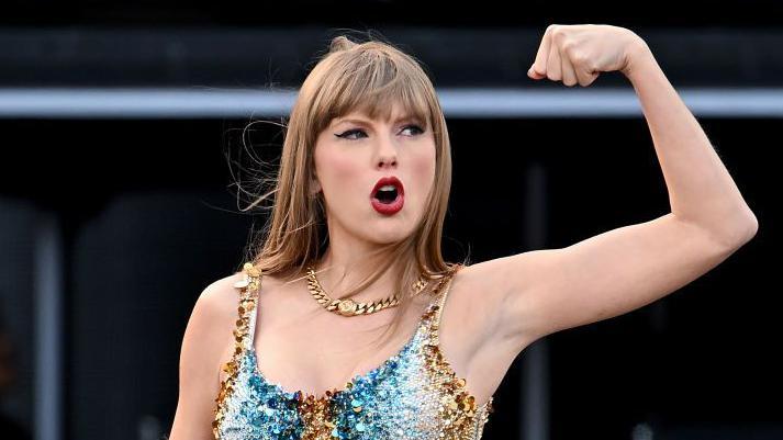 Taylor Swift review: Pops heartbreak princess dazzles in Edinburgh