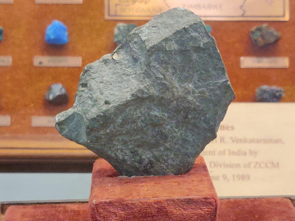 Roca lunar recolectada por la misión Apolo 11
