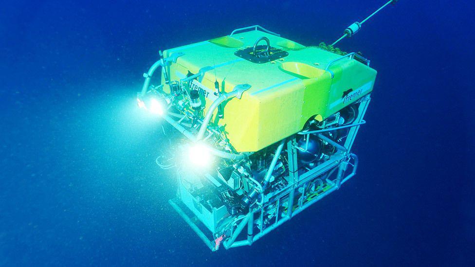 Titan denizaltısı arama araçları
