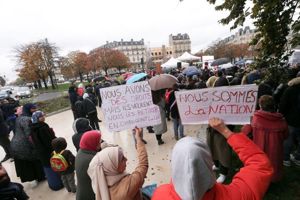 Protesto contra a proibição do uso do hijab nas escolas