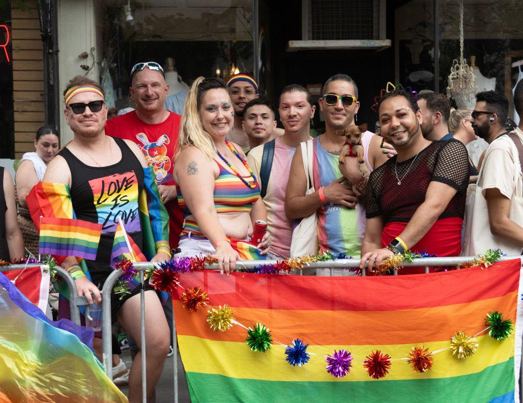 Miembros de la comunidad gay en la parada del orgullo gay.