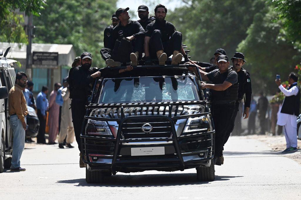 عمران خان، گرفتاری