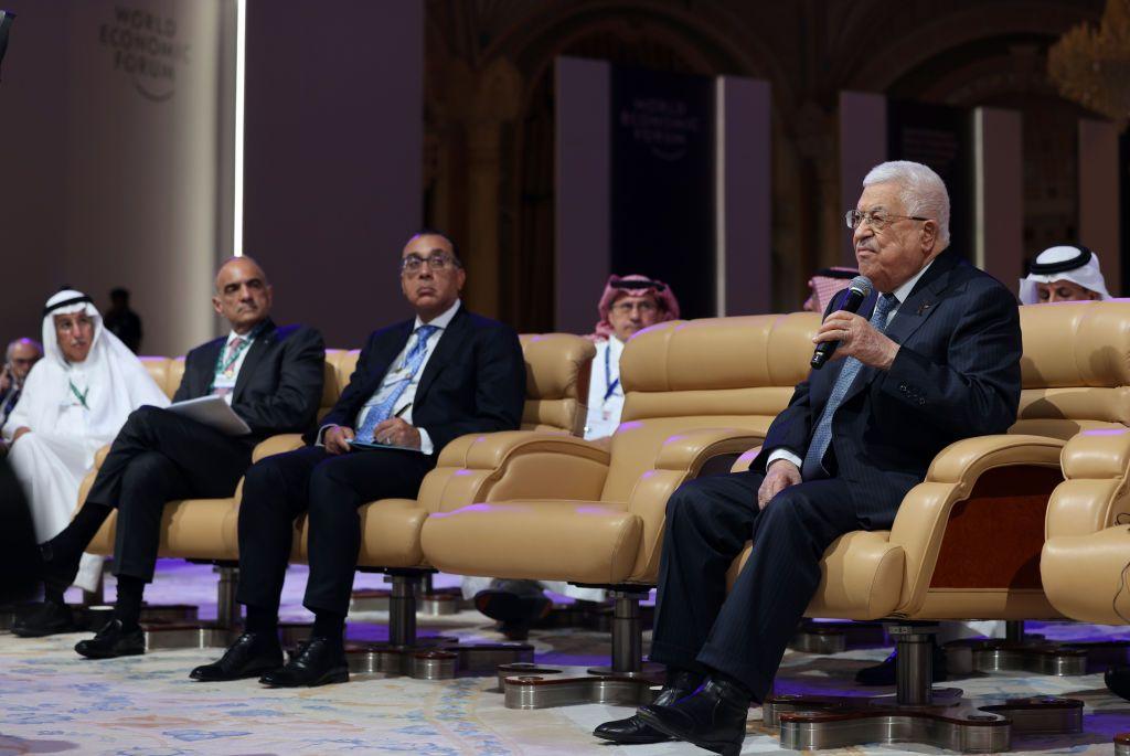 محمود عباس أمام المنتدى الاقتصادي العالمي