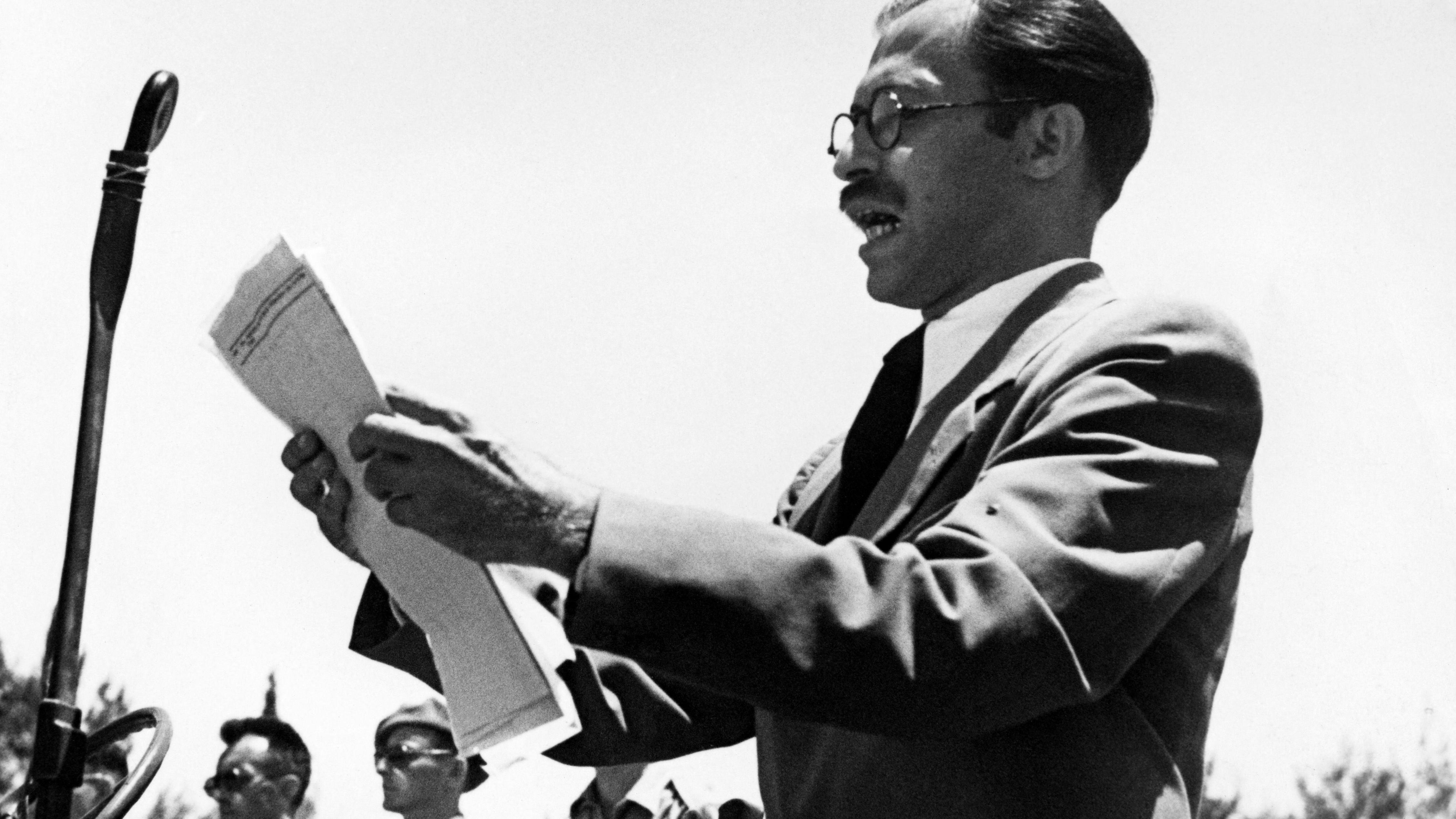 مناحيم بيغن يخاطب مقاتلي إرغون في فلسطين عام 1947