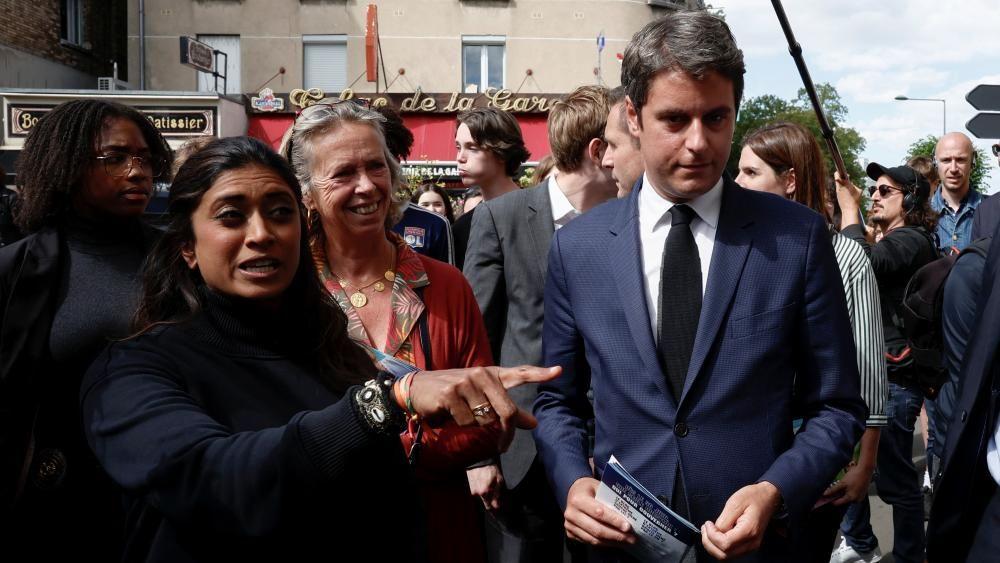 Violent attacks shock France ahead of crunch vote