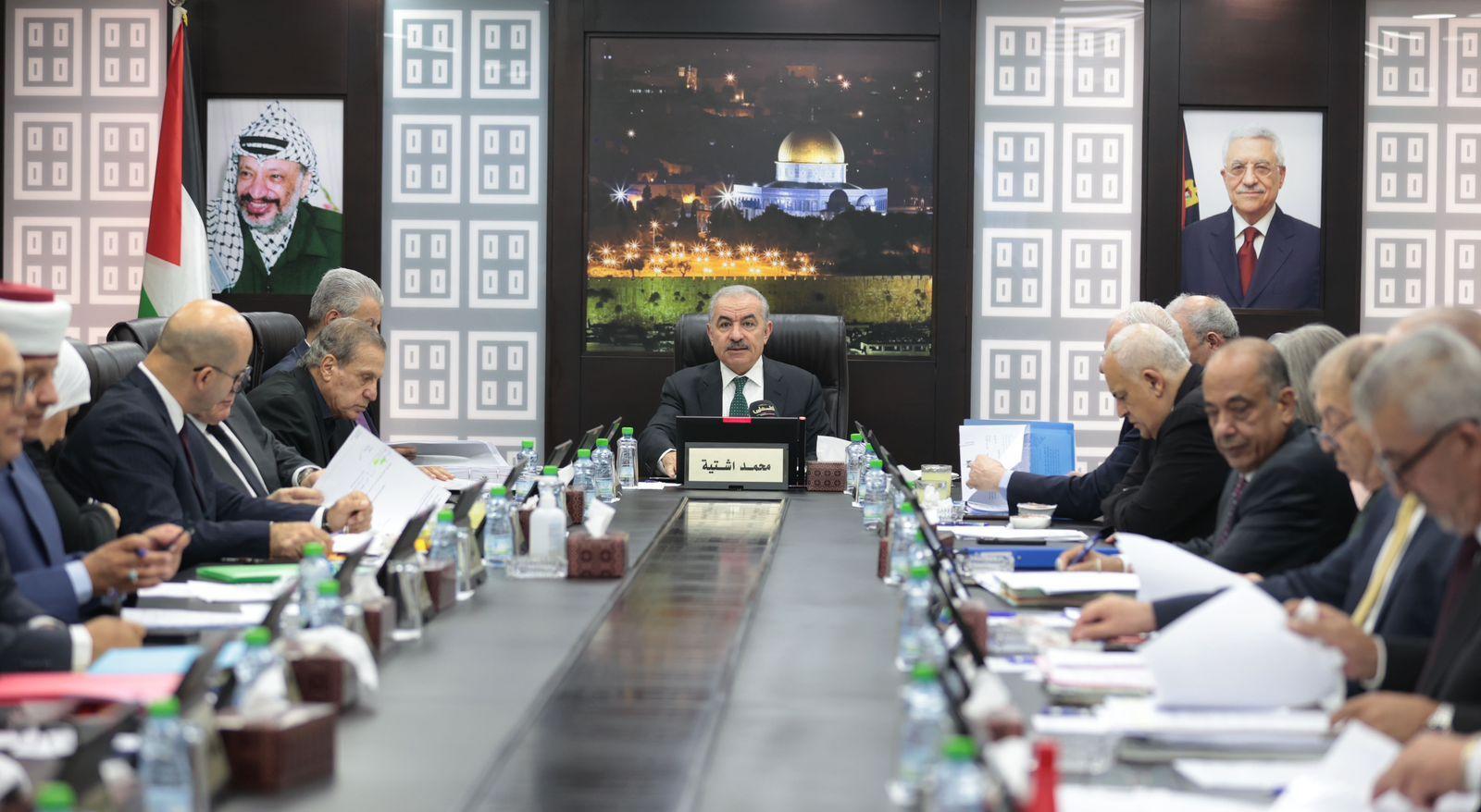 رئيس الوزراء الفلسطيني يترأس جلسة الحكومة الفلسطينية في مدينة رام الله