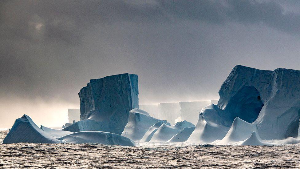 Worlds biggest iceberg spins in ocean trap