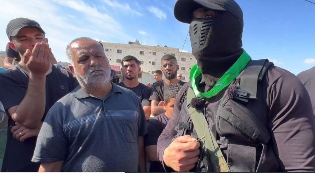 مقاتل ملثم من حماس في مخيم جنين