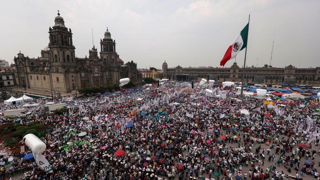 Rivals for Mexican presidency hold final rallies