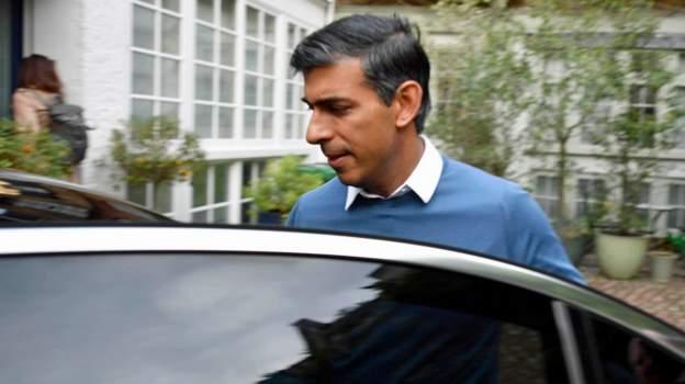 Sunak, evinden çıkarken gazetecilerin sorularını cevapsız bıraktı