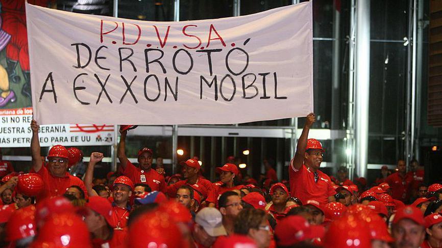 Manifestación de trabajadores petroleros contra ExxonMobil
