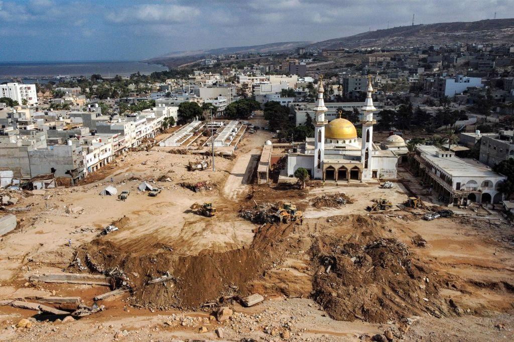 منظر جوي يظهر جزءاً من مسجد الصحابة في مدينة درنة شرق ليبيا في 18 سبتمبر/أيلول 2023 