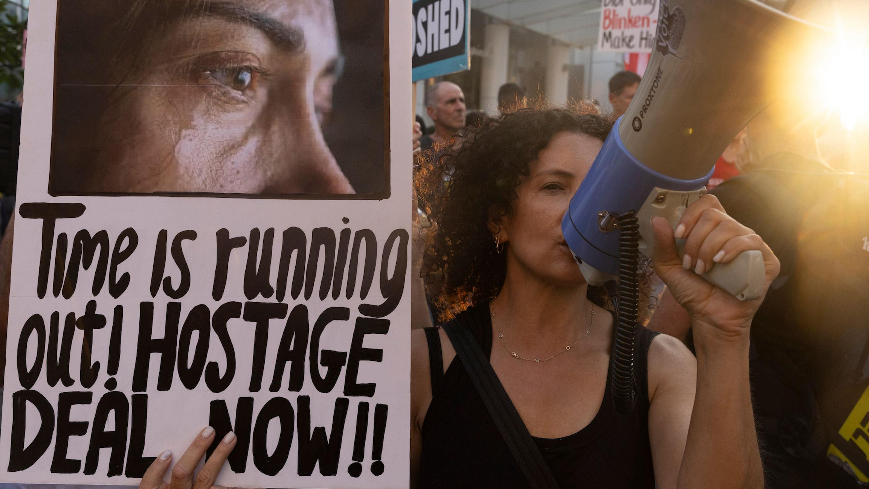 Israeli demonstrators calling for peace and the return of hostages