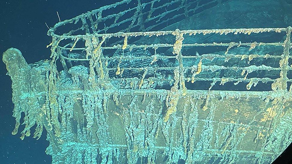 Bagian haluan kapal Titanic di dasar laut