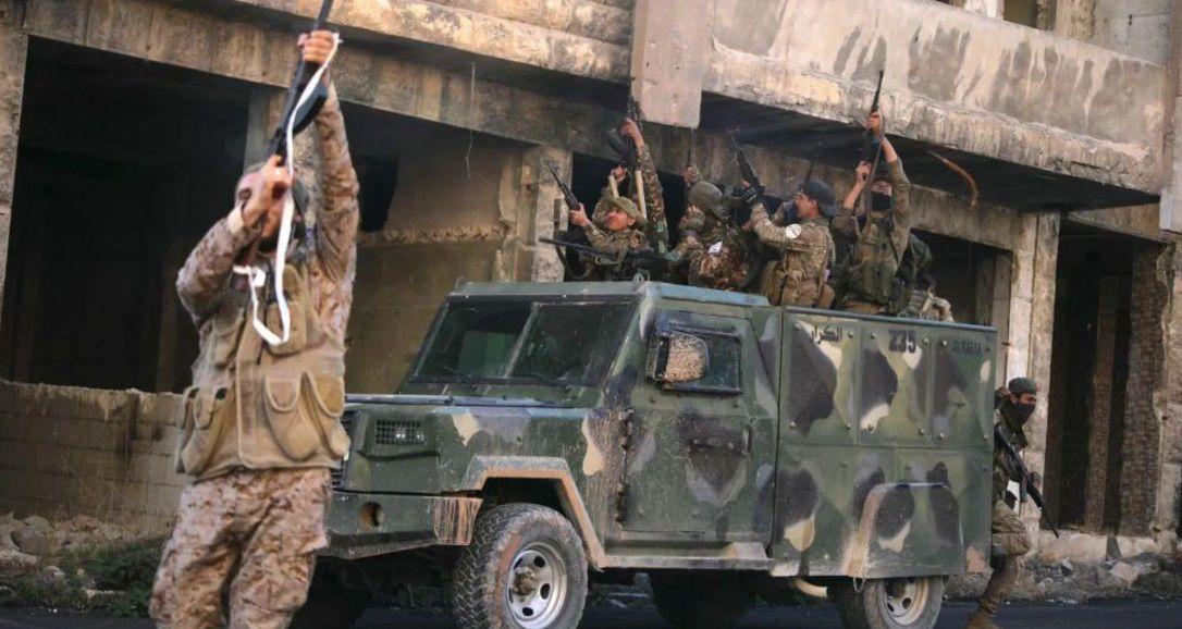 مقاتلين من هيئة تحرير الشام