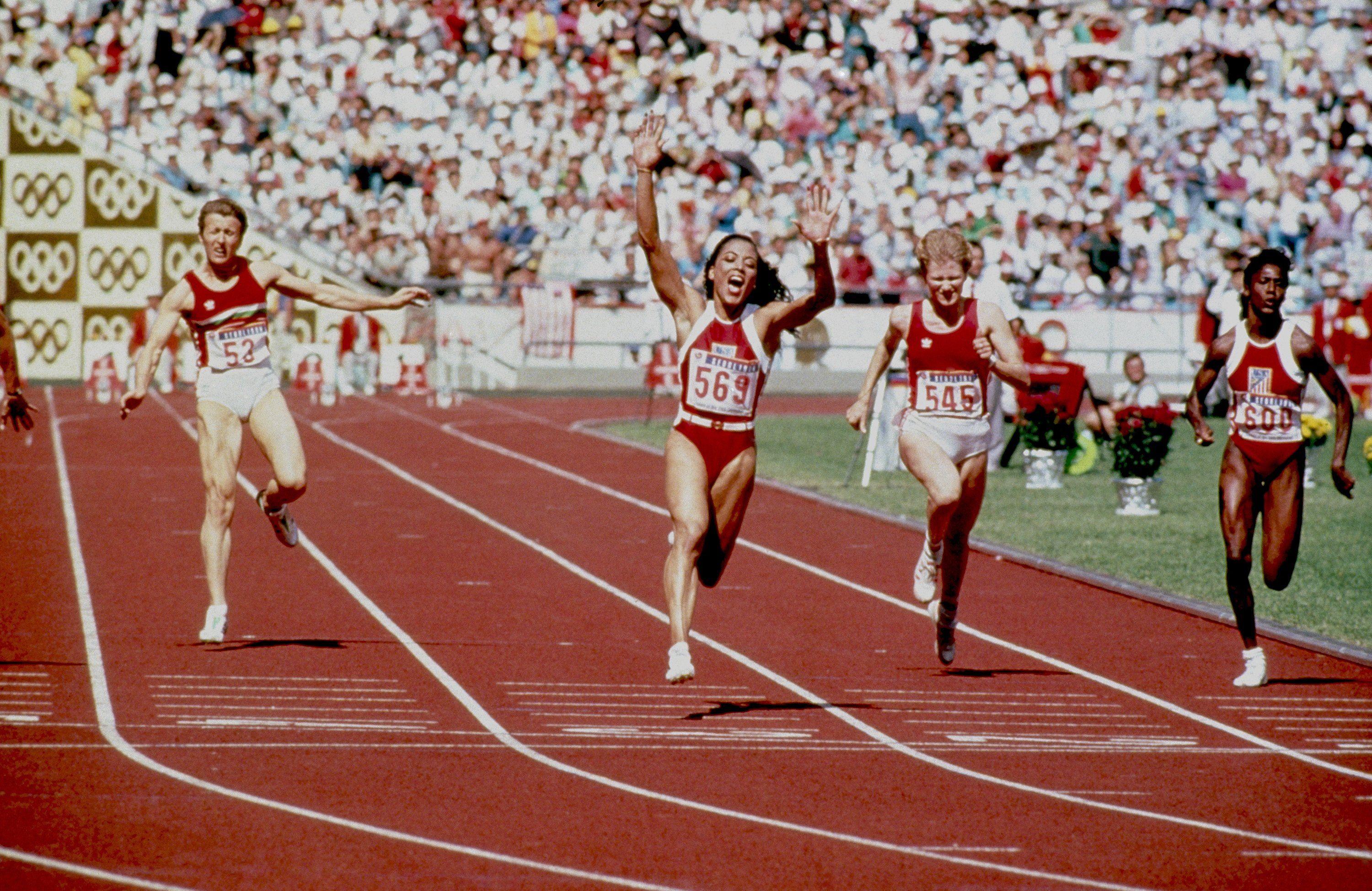 1988 서울 올림픽 육상 여자 4x100m 계주에서 금메달을 따낸 플로렌스 그리피스 조이너 선수