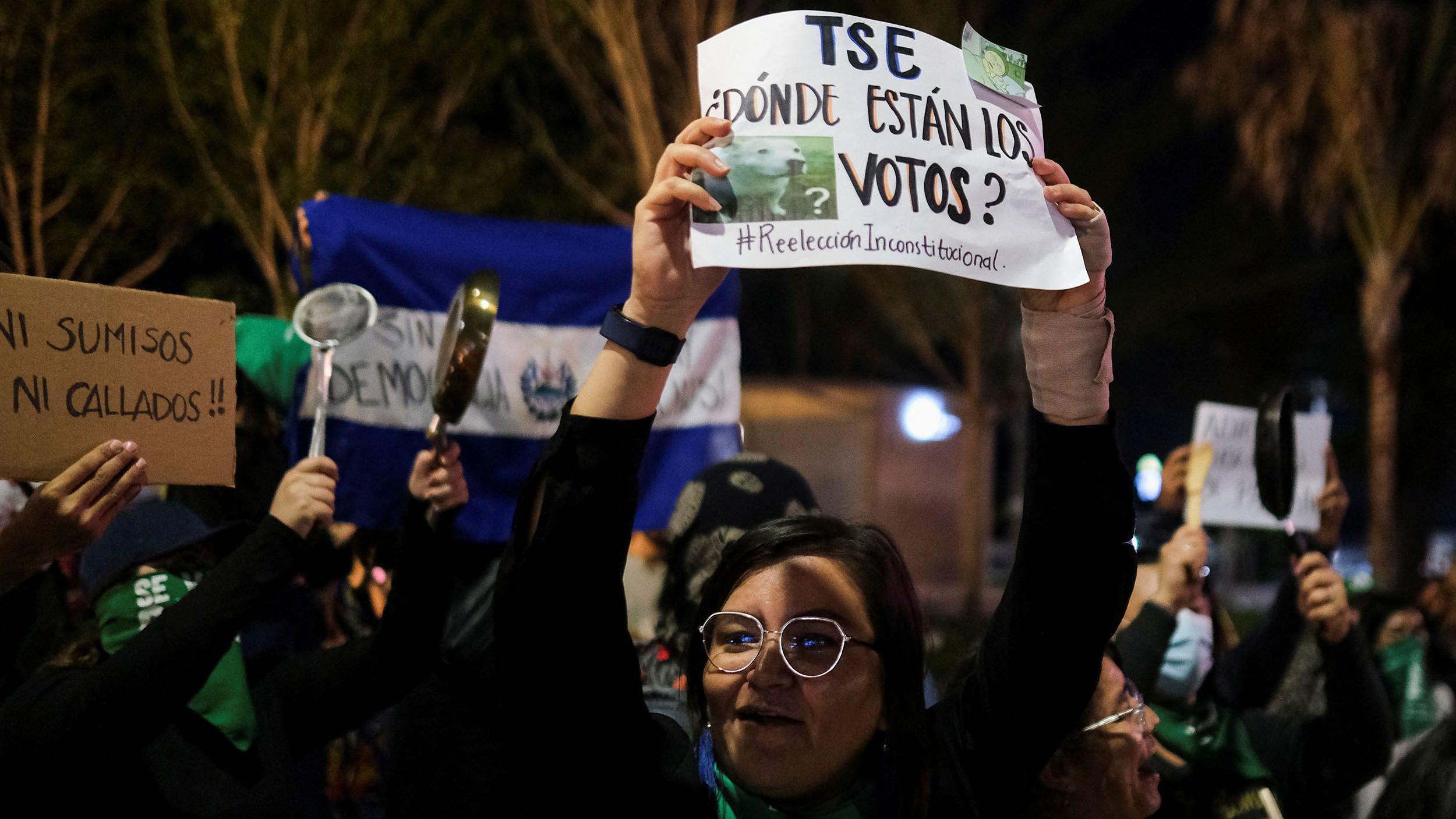 Protesta contra el resultado de las elecciones en El Salvador