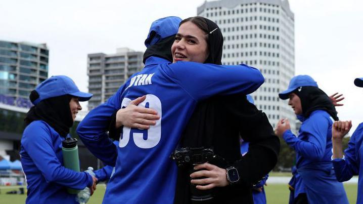 Jugadoras de cricket afganas en un partido en Australia.