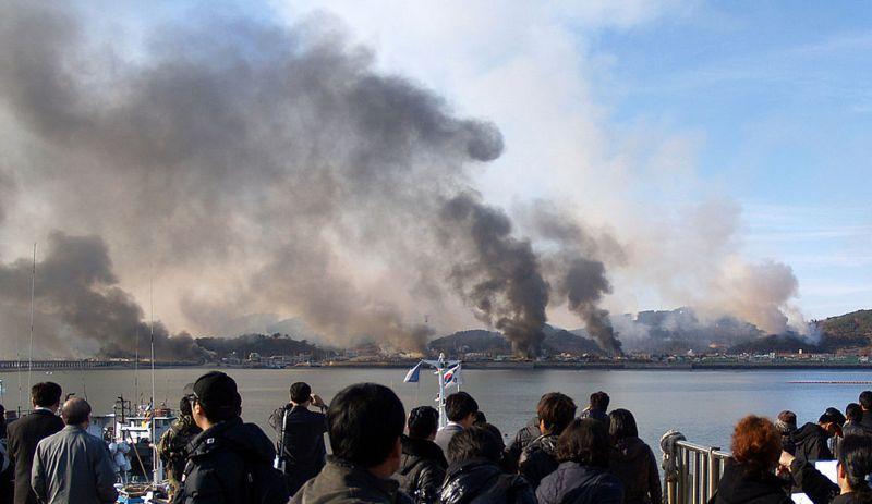 Em novembro de 2010, o bombardeio da ilha de Yeonpyeong, na Coreia do Sul, causou a primeira troca de artilharia entre as duas Coreias desde 1953, disparando o alarme de guerra iminente.