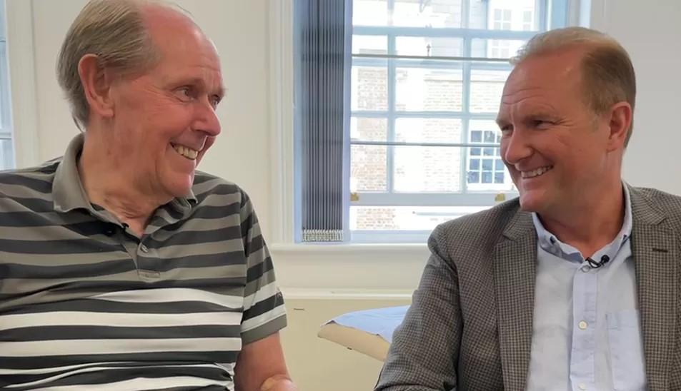 مايك كولي مع ابنه مارك