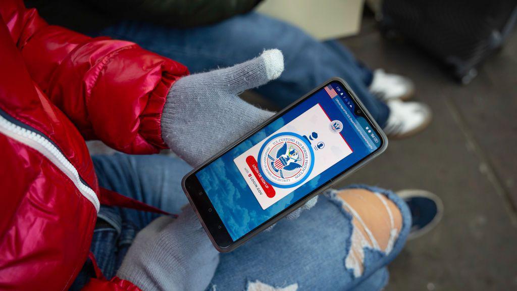 Migrants who used Biden-era app told to leave US immediately