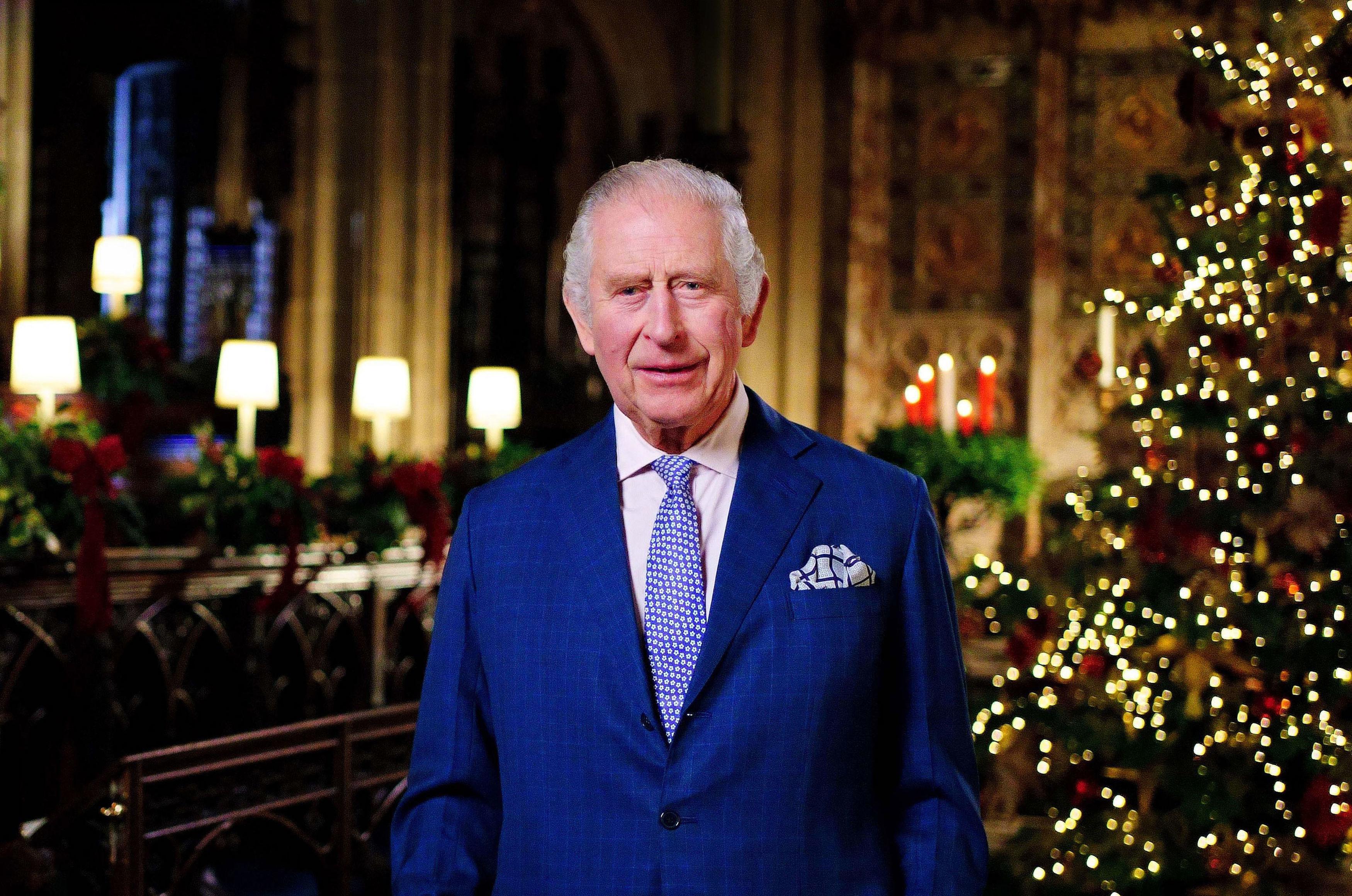 İngiltere’de Kral Charles ilk Noel mesajında ülkeyi etkisi altına alan hayat pahalılığına değindi.