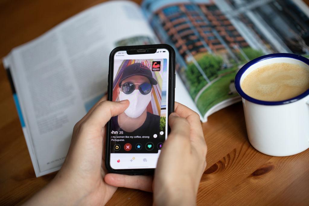Man wearing mask on dating app