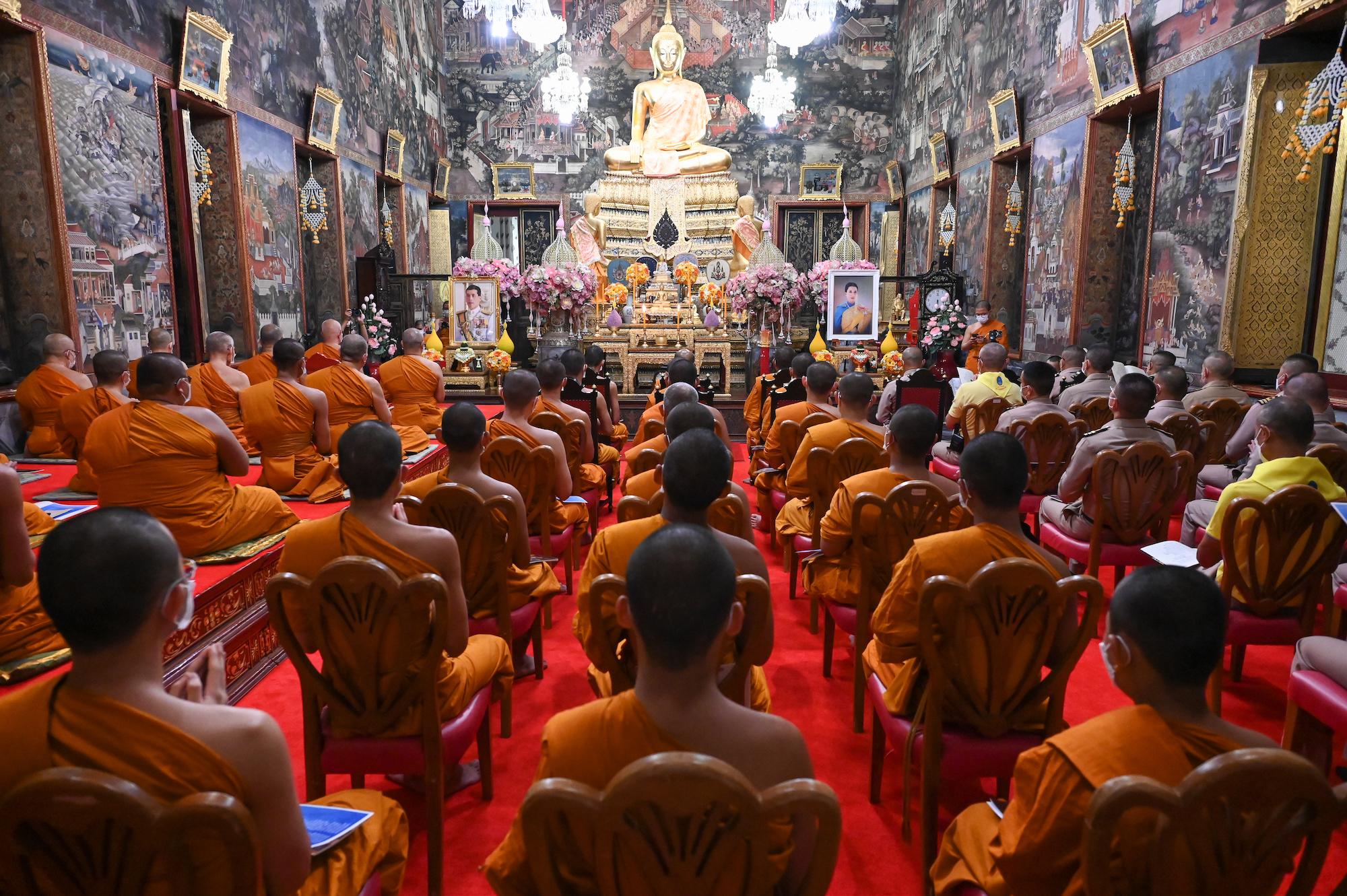 สวดพระพุทธมนต์ถวายพระพรชัยมงคล