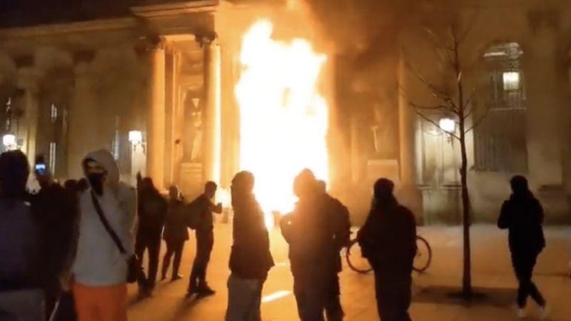 Incêndio na Câmara de Bordeaux