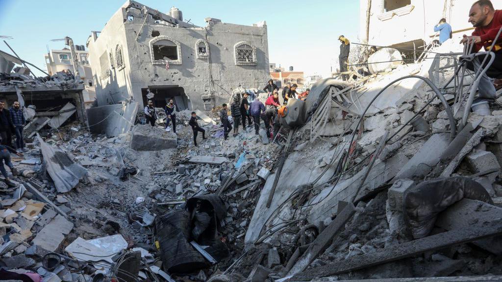 مبان مدمرة بسبب القصف الإسرائيلي في غزة
