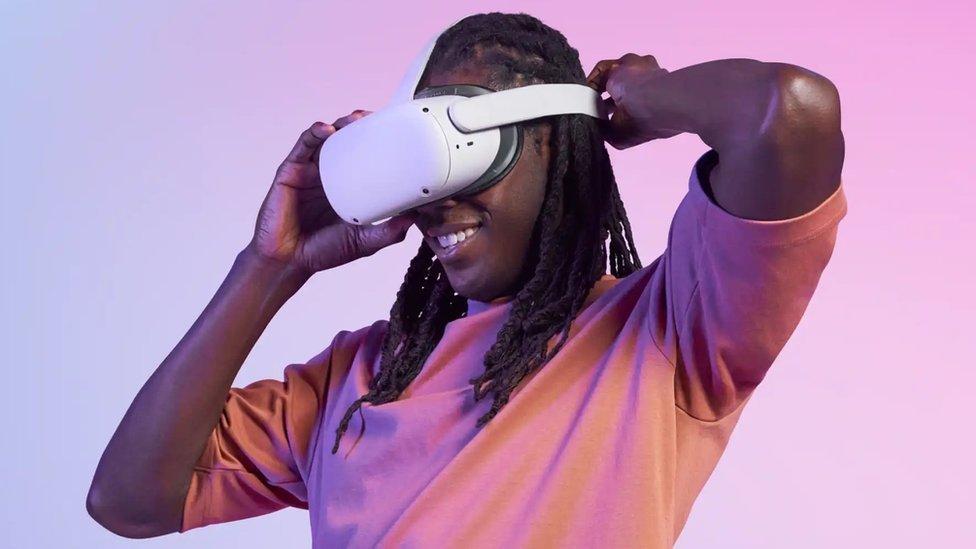 نظارات الواقع الافتراضي من ميتا