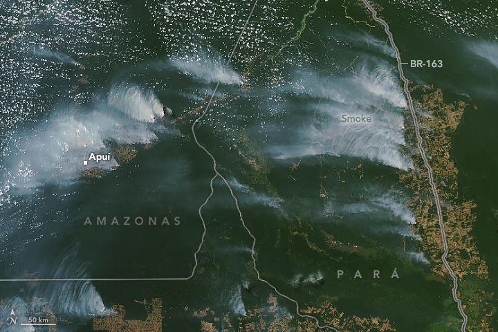 Fumaça na Amazônia capturada pelo satélite Aqua da NASA em 4 de agosto.