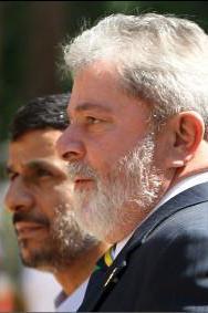 Lula e o então presidente iraniano Ahmadinejad durante negociação de acordo nuclear