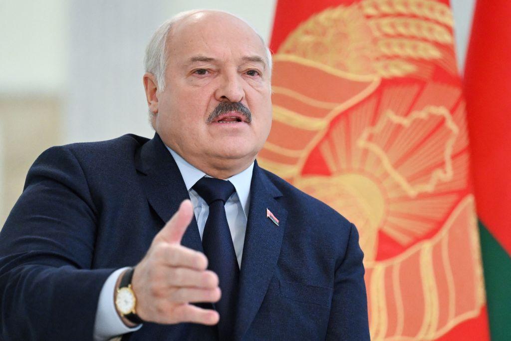 Alexander Lukashenko dando un discurso.