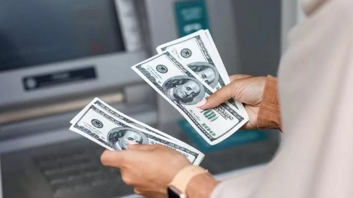 أوراق نقدية من فئة الدولار