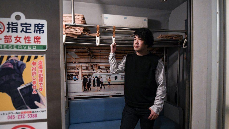 지하철 내부처럼 꾸며진 공간