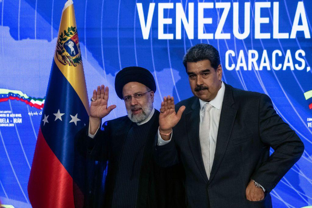 Ebrahim Raisi e Nicolás Maduro