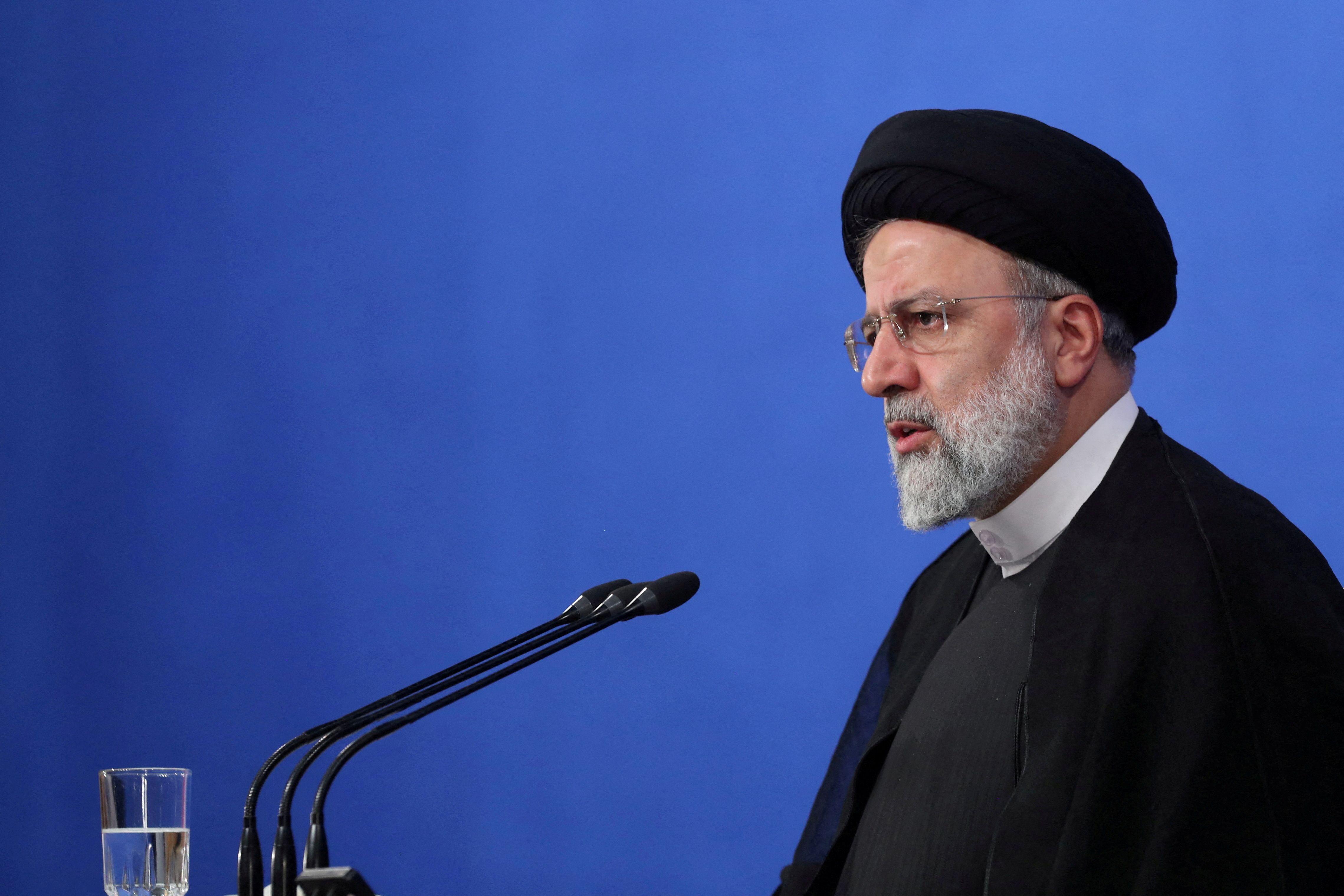 Iran declares five days of mourning for president