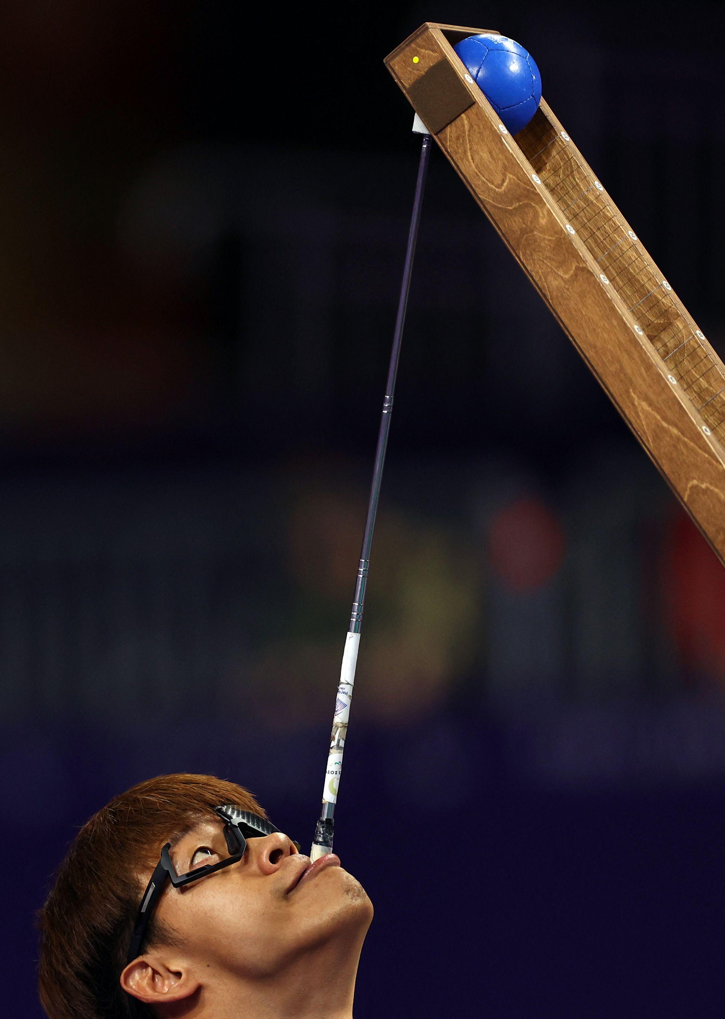 Deportista jugado el boccia. 