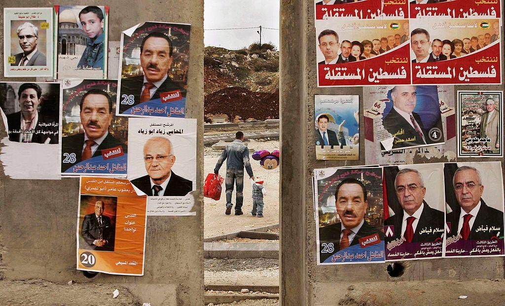 فلسطینی الیکشنز کے دوران لگنے والے امیدواروں کے پوسٹرز